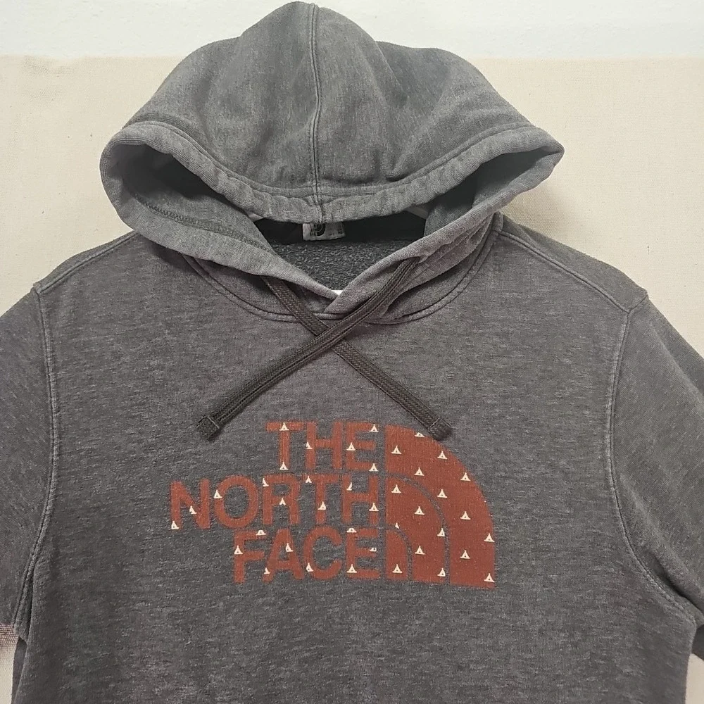 The North Face Men's Small Gray Half Dome Tent Graphic Pullover Hoodie‎ Camping